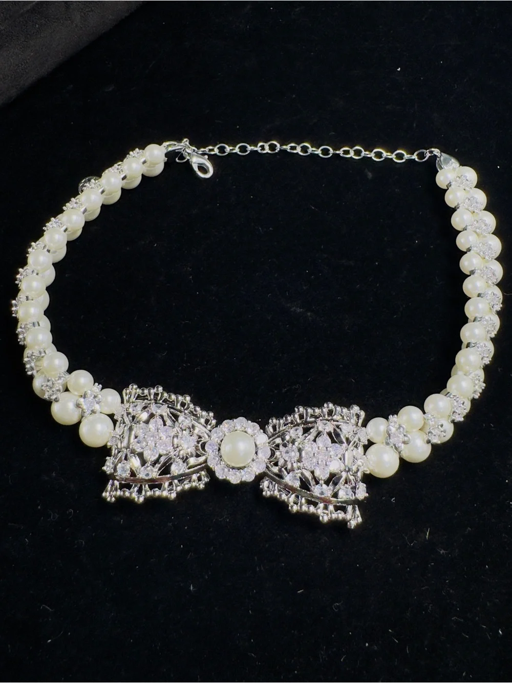 Elegant Pearl Bow Statement Necklace - White